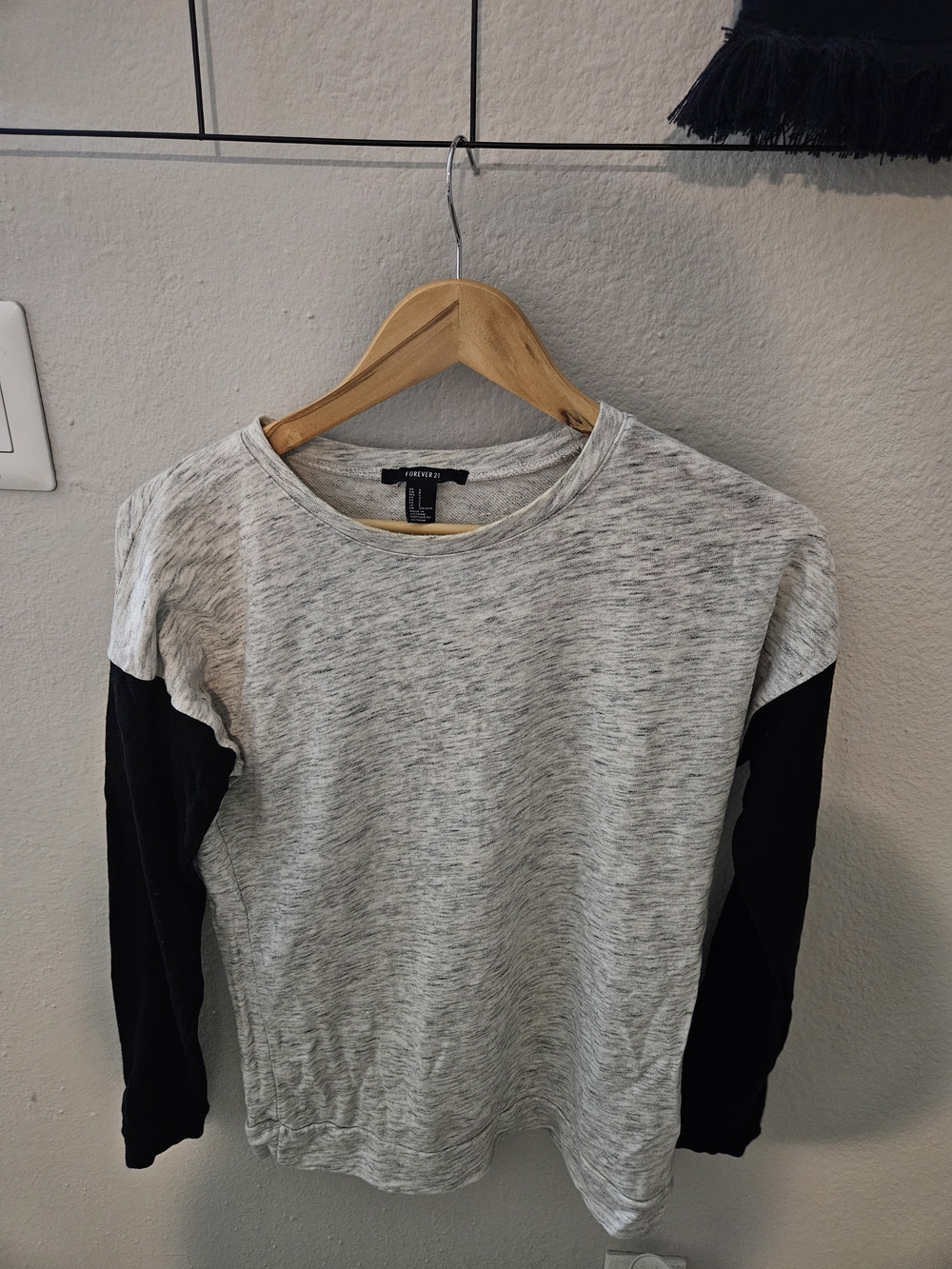 Forever 21 Gray and Black Long-Sleeve Top